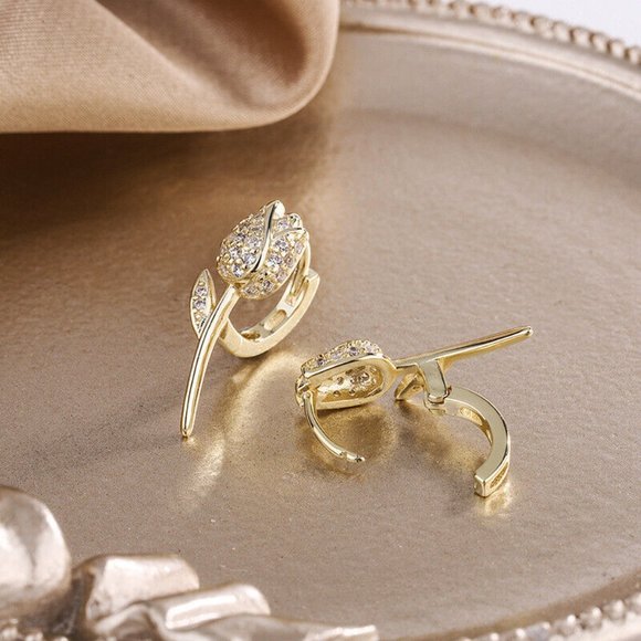 New 18k Gold Over Silver White Sapphire Tulip Studs - Picture 3 of 5